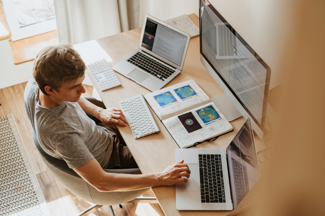 Easy-to-Deploy Virtual Desktops for Seamless Business Operations