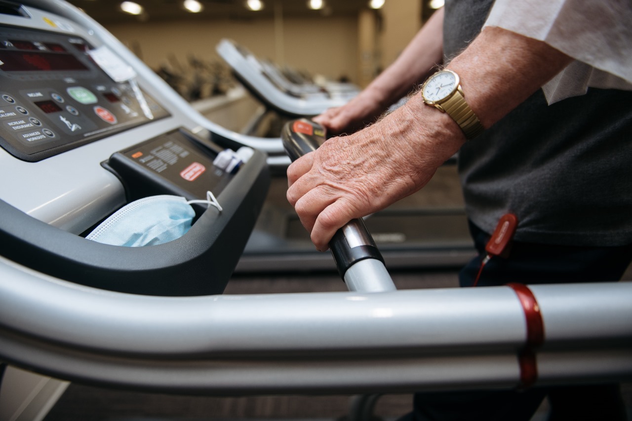 How Muscle Mass and Biological Age Affect Your Ideal Weight